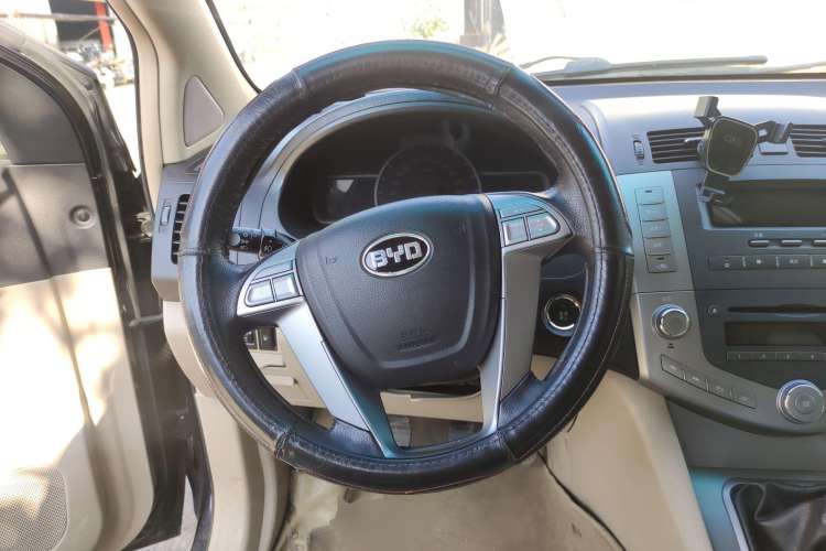 Used BYD S6 2011 2.0L Manual Luxury Edition Steering Wheel