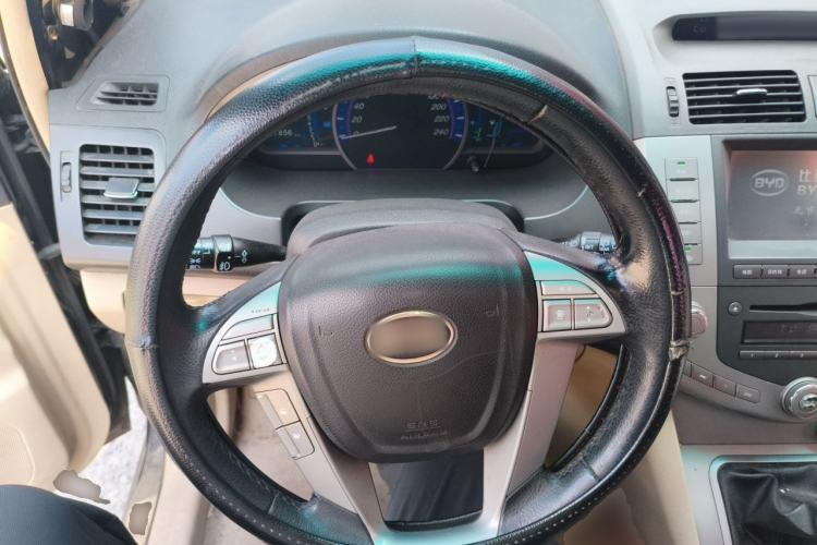 Used BYD S6 2011 2.0L Manual Luxury Version Steering Wheel