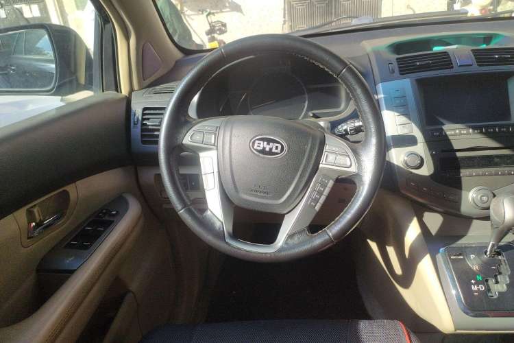 Used BYD S6 2011 2.4L Automatic Luxury Edition Steering Wheel