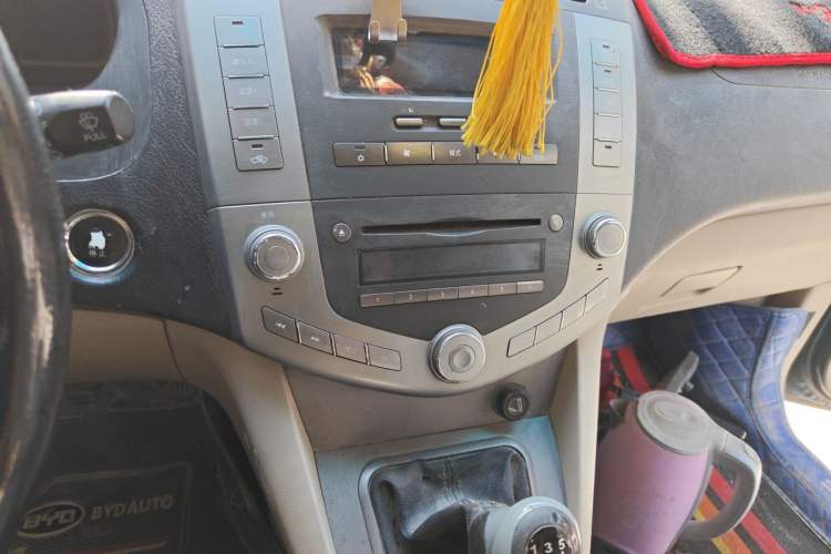 Used BYD S6 2011 2.0L Manual Luxury Edition Audio And AC Panel