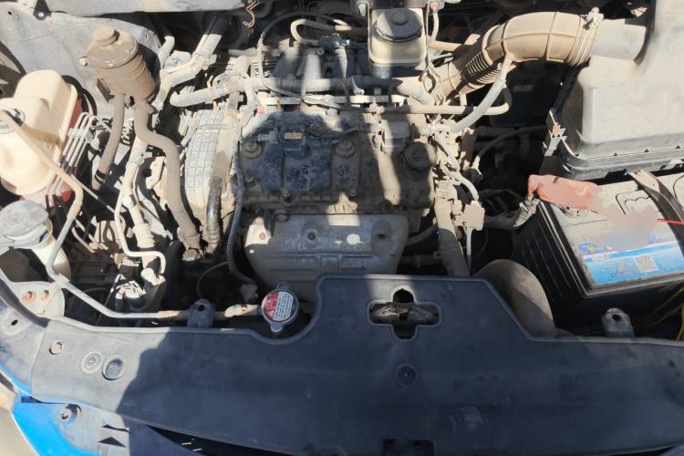 Used BYD S6 2011 2.0L Manual Luxury Edition Engine Bay