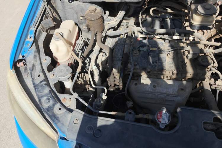 Used BYD S6 2011 2.0L Manual Luxury Edition Engine Bay Right