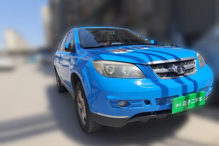 Used BYD S6 2011 2.0L Manual Luxury Edition Front Right 45 Deg