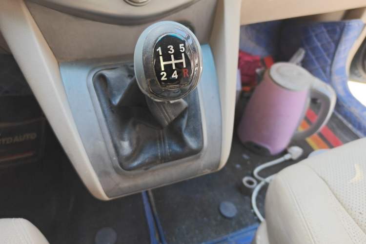 Used BYD S6 2011 2.0L Manual Luxury Edition Gear Lever