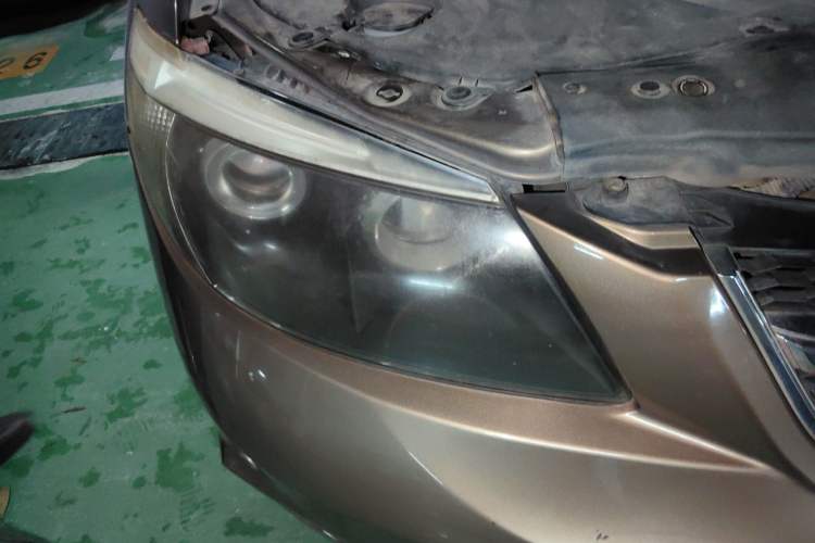 Used BYD S6 2011 2.0L Manual Luxury Version Right Front Headlight