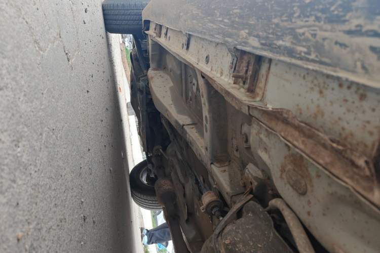 Used BYD S6 2011 2.4L Automatic Luxury Edition Chassis Rear Left