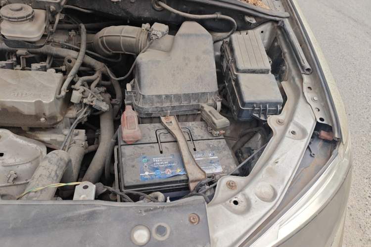Used BYD S6 2011 2.4L Automatic Luxury Edition Engine Bay Left