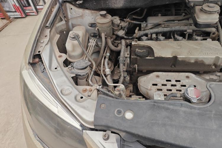 Used BYD S6 2011 2.4L Automatic Luxury Edition Engine Bay Right