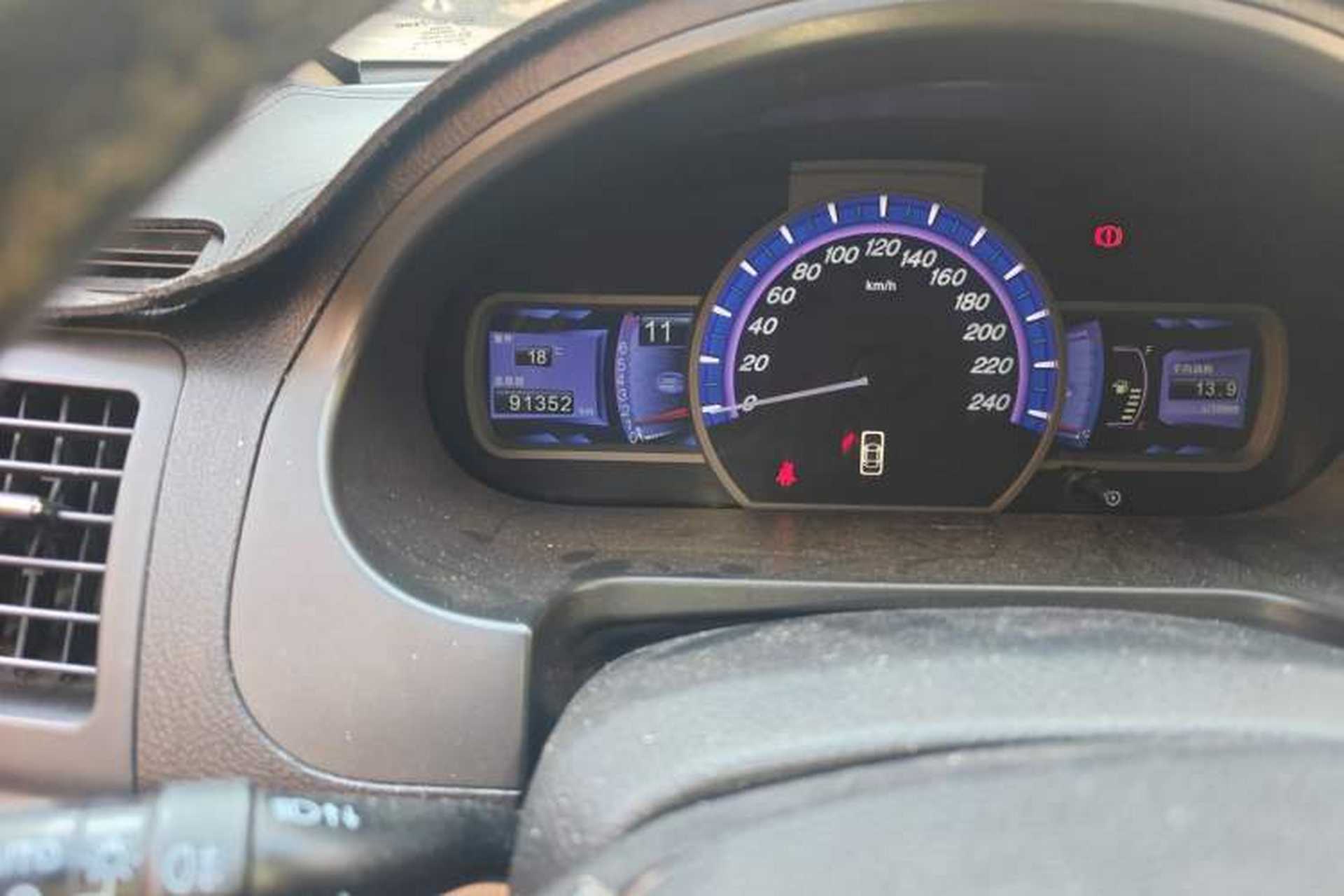 Used BYD S6 2011 2.0L Manual Luxury Version Odometer Close Up