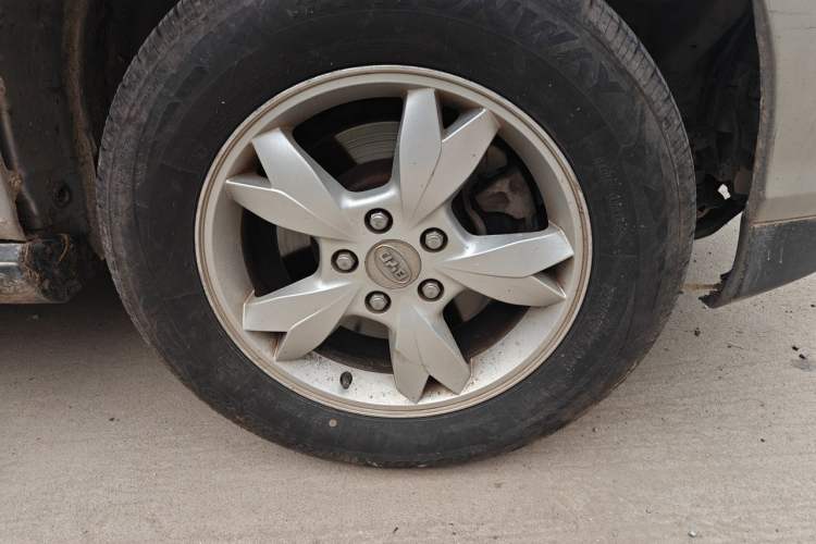 Used BYD S6 2011 2.4L Automatic Luxury Edition Right Front Wheel Hub