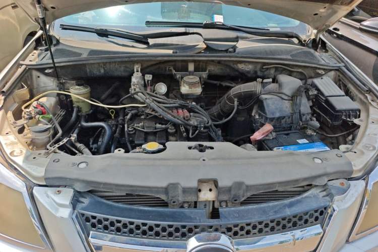 Used BYD S6 2011 2.0L Manual Luxury Edition Engine Bay