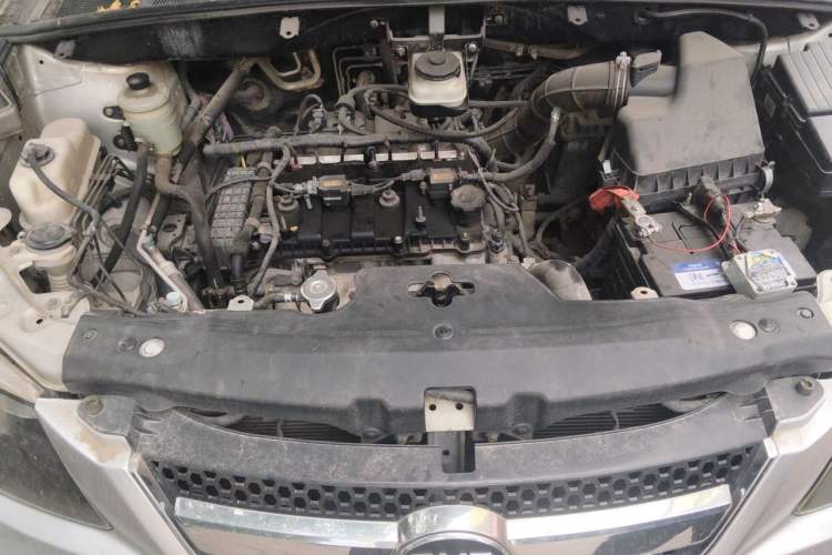 Used BYD S6 2011 2.0L Manual Luxury Edition Engine Bay