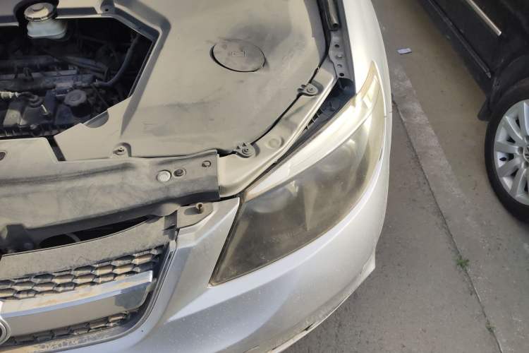 Used BYD S6 2011 2.0L Manual Luxury Edition Engine Bay Left