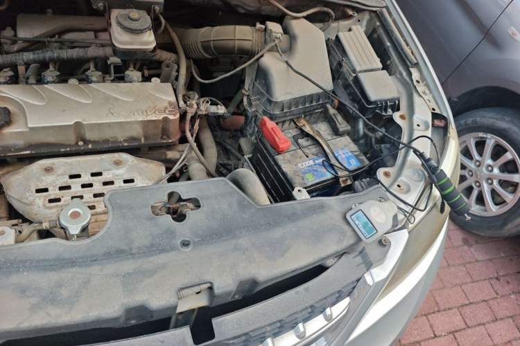 Used BYD S6 2011 2.4L Automatic Luxury Edition Engine Bay Left