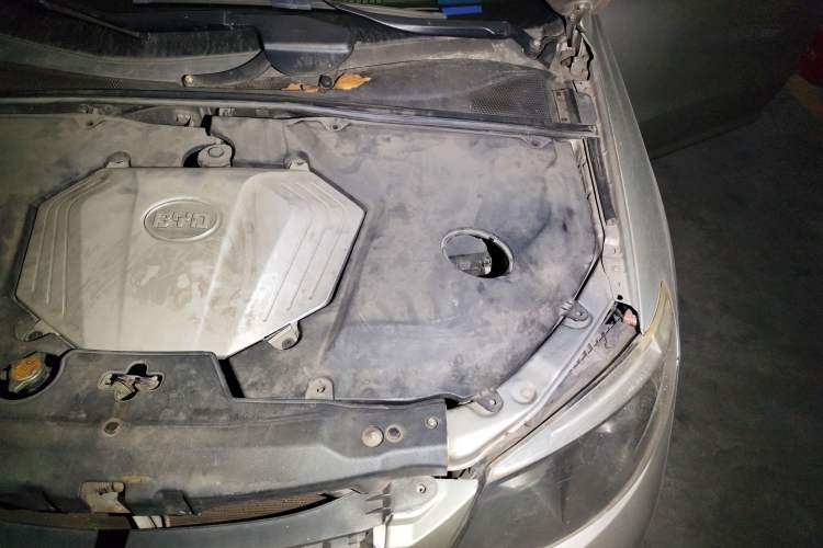 Used BYD S6 2011 2.0L Manual Luxury Version Engine Bay Left