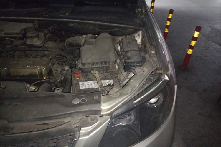 Used BYD S6 2011 2.4L Automatic Luxury Edition Engine Bay Left