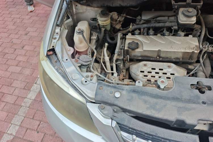 Used BYD S6 2011 2.4L Automatic Luxury Edition Engine Bay Right
