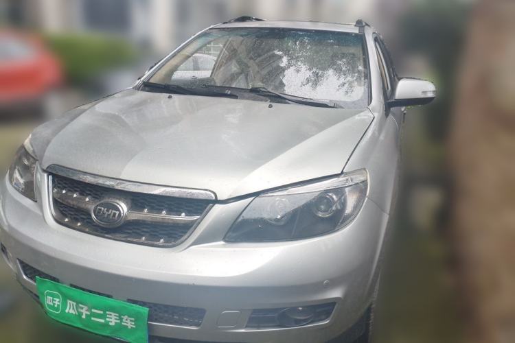 Used BYD S6 2011 2.0L Manual Luxury Version Front