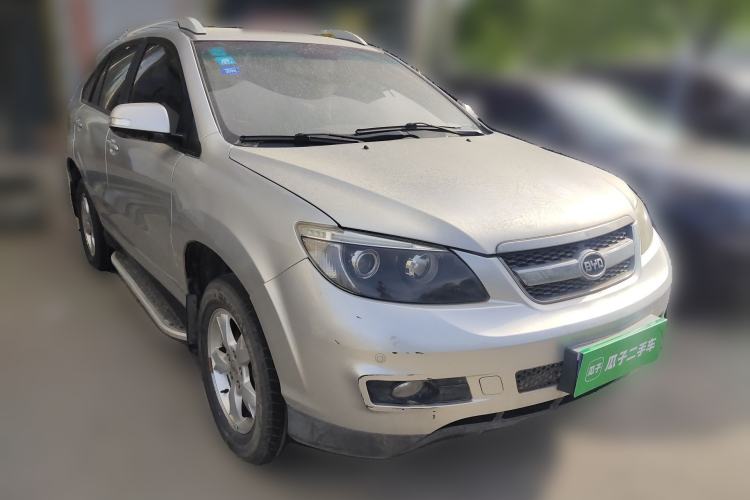 Used BYD S6 2011 2.0L Manual Luxury Edition Front Right 45 Deg