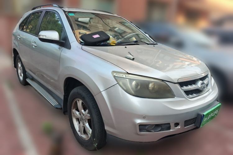 Used BYD S6 2011 2.4L Automatic Luxury Edition Front Right 45 Deg