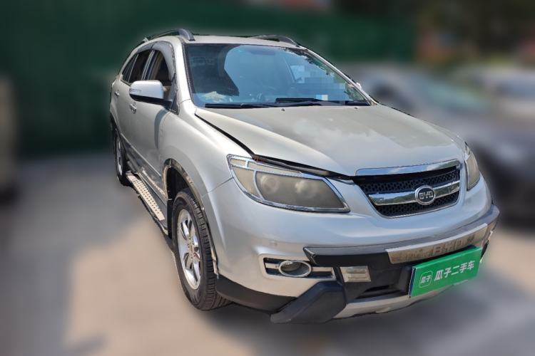 Used BYD S6 2011 2.0L Manual Luxury Edition Front Right 45 Deg