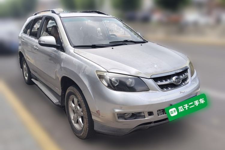Used BYD S6 2011 2.0L Manual Luxury Edition Front Right 45 Deg