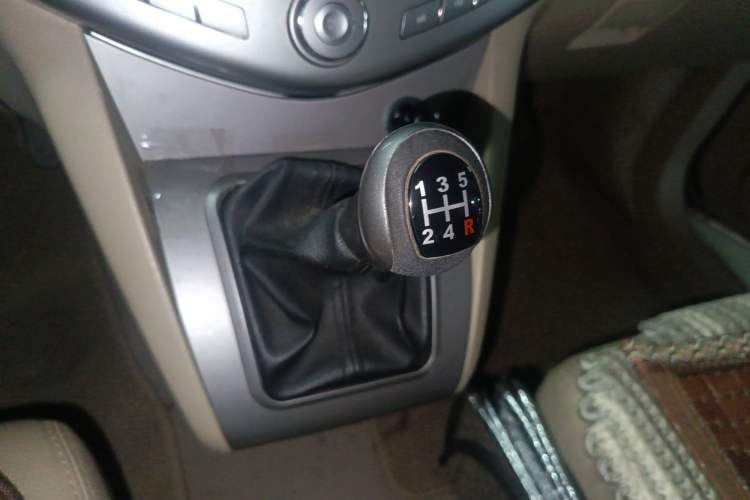Used BYD S6 2011 2.0L Manual Luxury Version Gear Lever