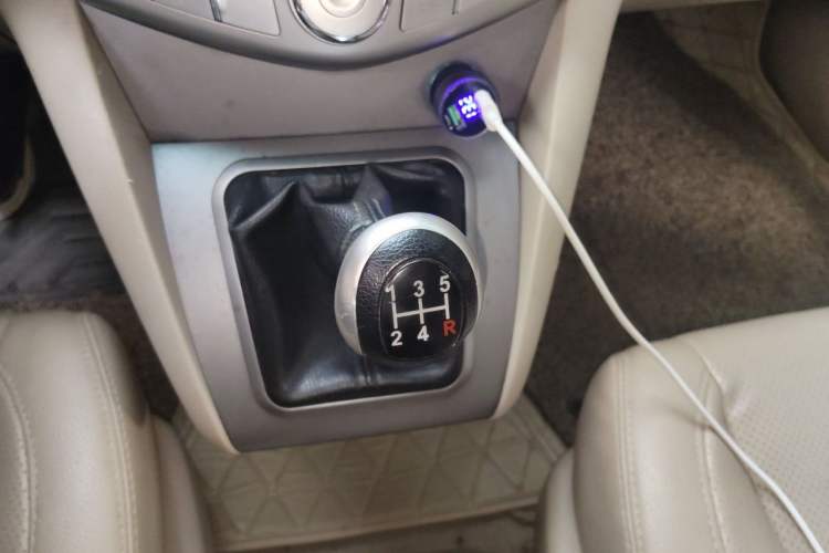 Used BYD S6 2011 2.0L Manual Luxury Edition Gear Lever