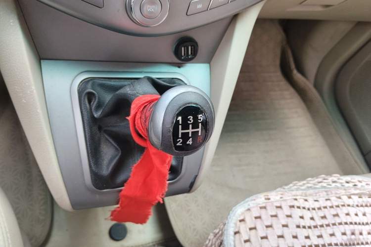 Used BYD S6 2011 2.0L Manual Luxury Edition Gear Lever