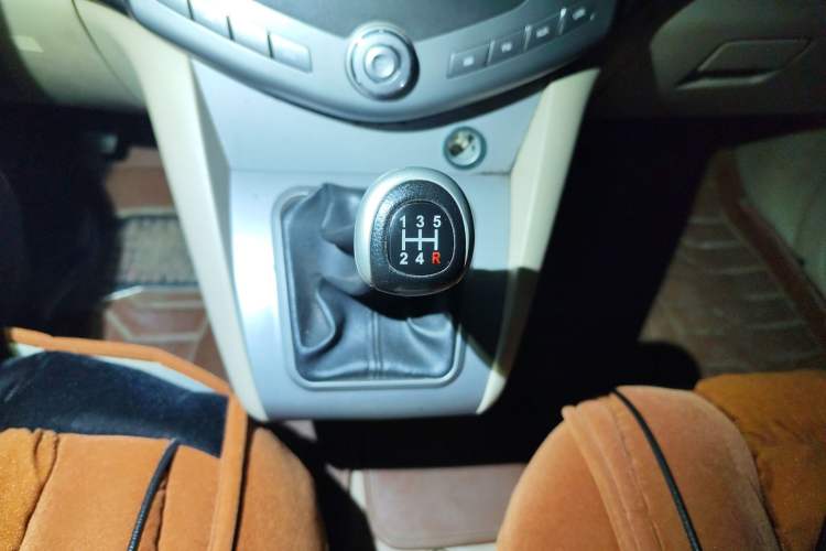 Used BYD S6 2011 2.0L Manual Luxury Version Gear Lever