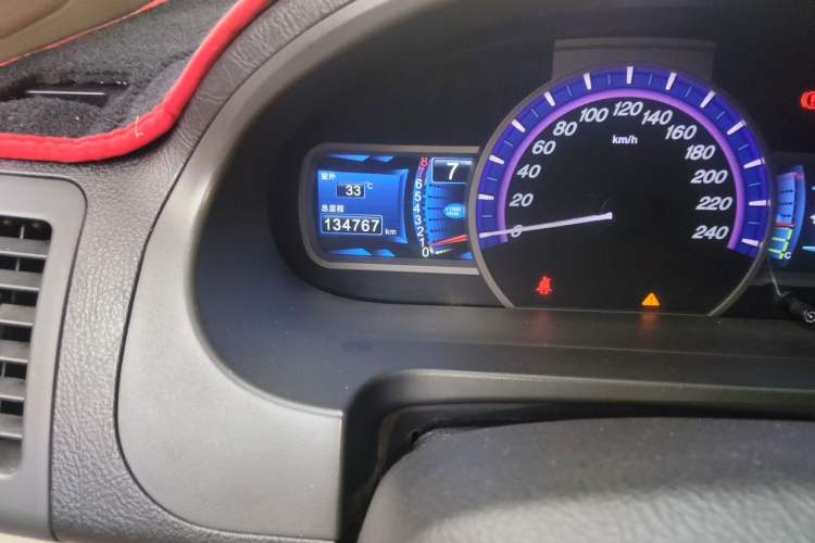 Used BYD S6 2011 2.0L Manual Luxury Edition Odometer Close Up