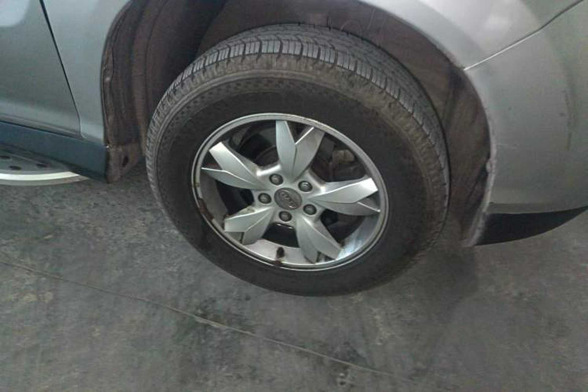 Used BYD S6 2011 2.0L Manual Luxury Version Right Front Wheel Hub