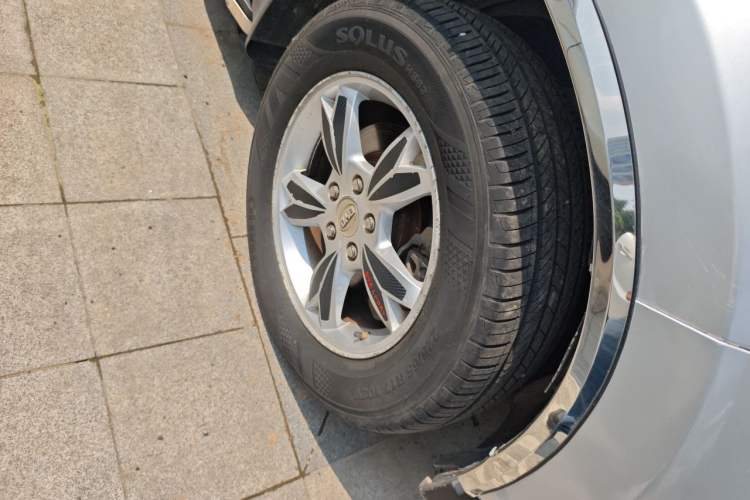 Used BYD S6 2011 2.0L Manual Luxury Edition Right Front Wheel Hub