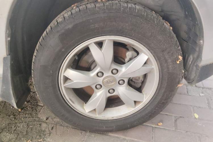 Used BYD S6 2011 2.0L Manual Luxury Edition Right Front Wheel Hub