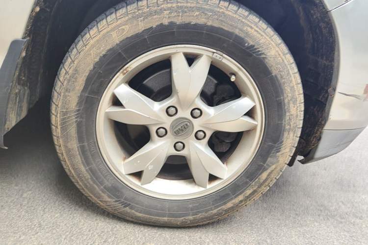 Used BYD S6 2011 2.0L Manual Luxury Edition Right Front Wheel Hub