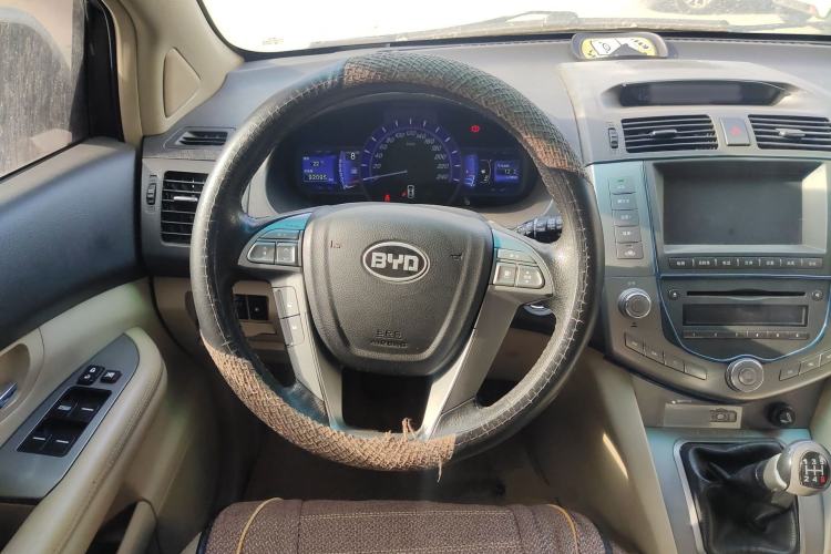 Used BYD S6 2011 2.0L Manual Luxury Edition Steering Wheel