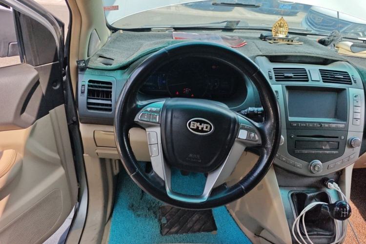 Used BYD S6 2011 2.0L Manual Luxury Edition Steering Wheel