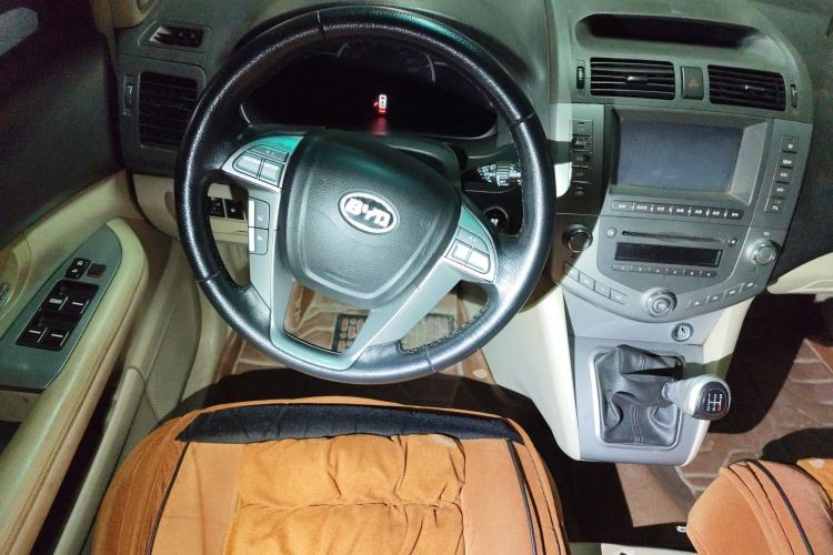 Used BYD S6 2011 2.0L Manual Luxury Version Steering Wheel