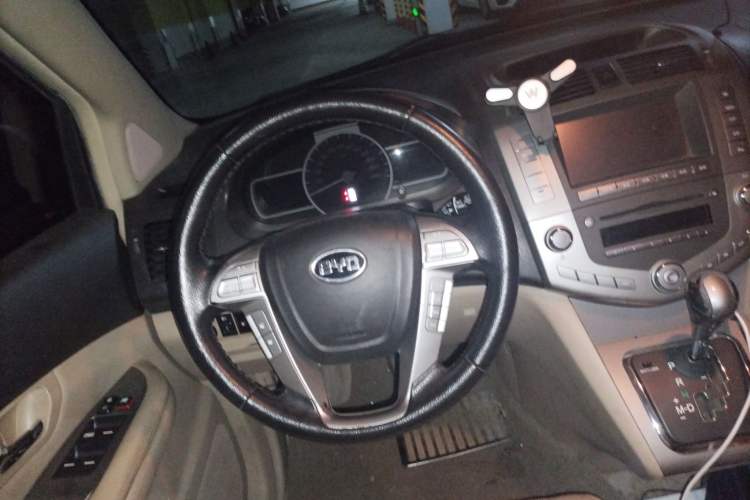 Used BYD S6 2011 2.4L Automatic Luxury Edition Steering Wheel