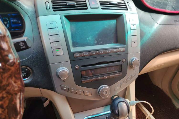 Used BYD S6 2011 2.4L Automatic Luxury Edition Audio And AC Panel