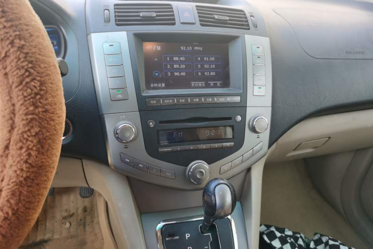 Used BYD S6 2011 2.4L Automatic Luxury Edition Audio And AC Panel
