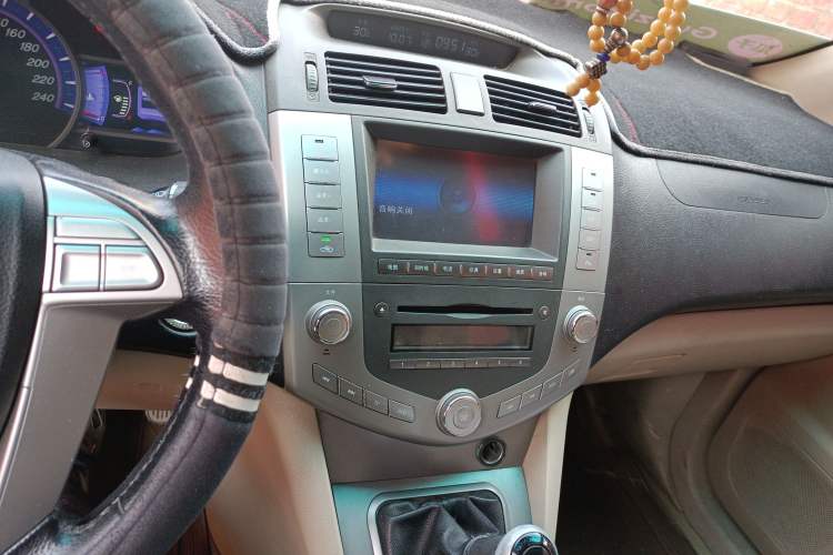 Used BYD S6 2011 2.0L Manual Luxury Version Audio And AC Panel