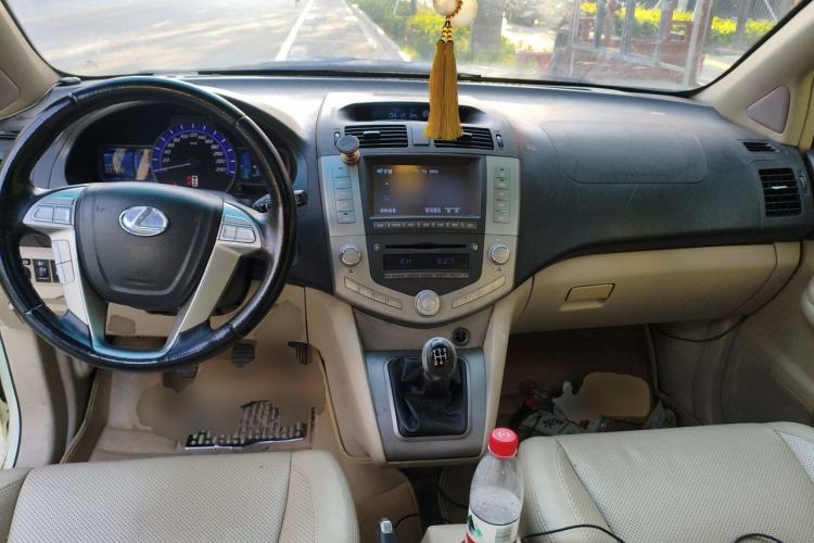 Used BYD S6 2011 2.0L Manual Luxury Version Center Console