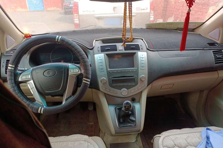 Used BYD S6 2011 2.0L Manual Luxury Version Center Console