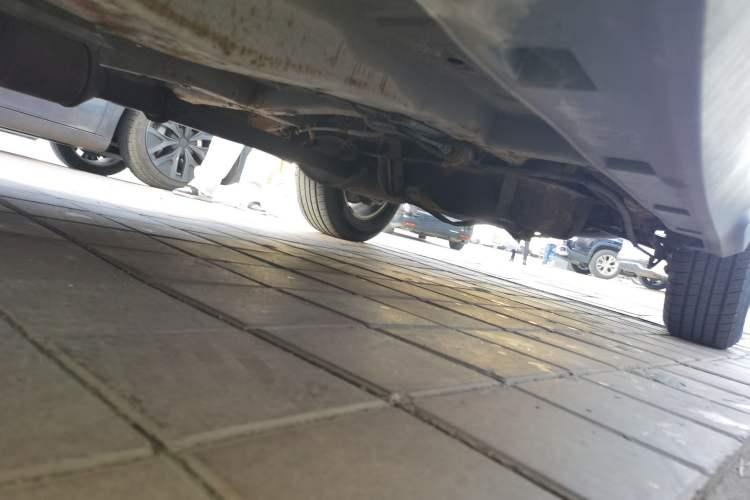 Used BYD S6 2011 2.4L Automatic Luxury Edition Chassis Front Left