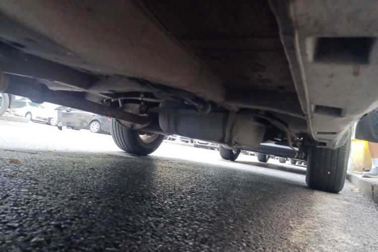 Used BYD S6 2011 2.0L Manual Luxury Version Chassis Front Left