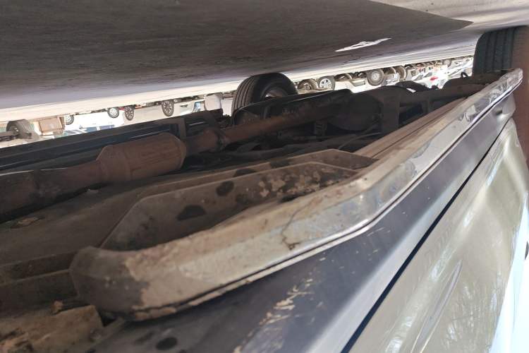 Used BYD S6 2011 2.0L Manual Luxury Version Chassis Front Right