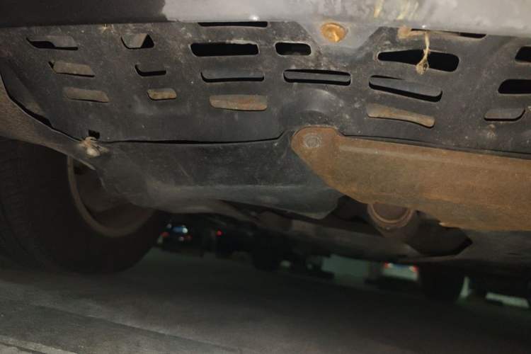 Used BYD S6 2011 2.0L Manual Luxury Version Chassis Front Right