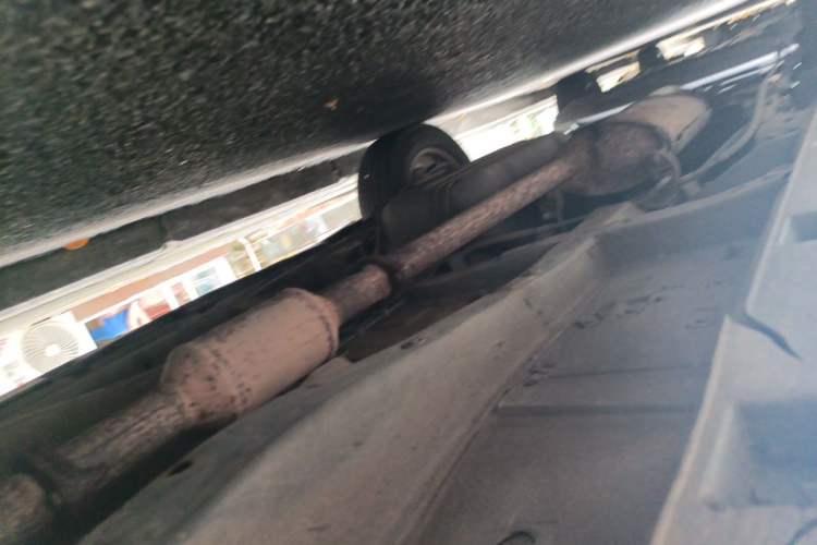 Used BYD S6 2011 2.0L Manual Luxury Version Chassis Front Right