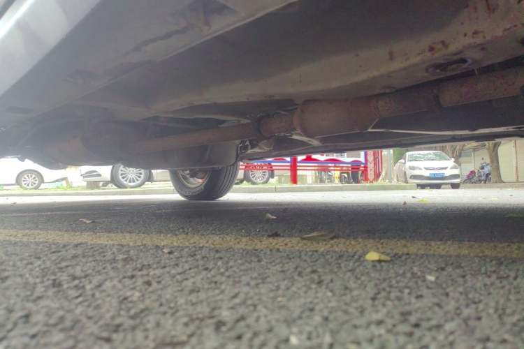 Used BYD S6 2011 2.0L Manual Luxury Version Chassis Front Right